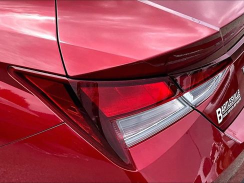 Used 2023 Hyundai Elantra SEL FWD image 29