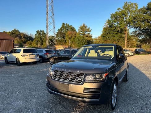 Used 2015 Land Rover Range Rover HSE image 2
