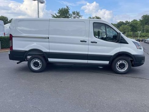 New 2026 Ford Transit 250 Low Roof RWD image 28