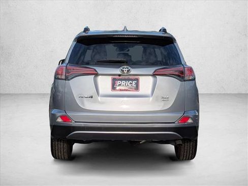 Used 2018 Toyota RAV4 XLE image 7