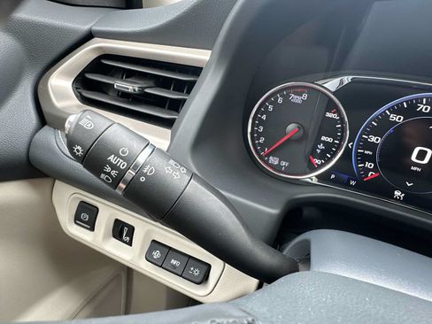 Used 2023 GMC Acadia Denali w/ Denali Ultimate Package AWD/4WD image 37