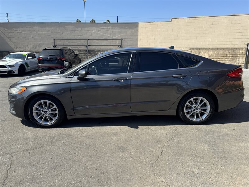 Used 2019 Ford Fusion SE FWD image 8