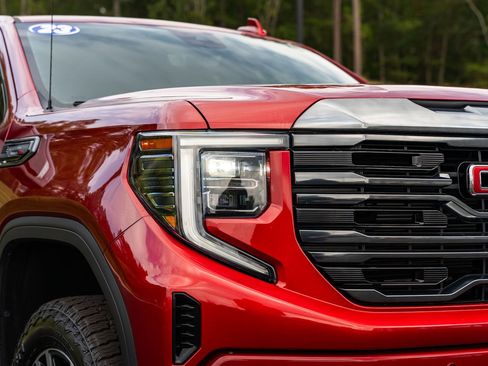 Used 2023 GMC Sierra 1500 AT4 w/ AT4 Premium Package AWD/4WD image 10