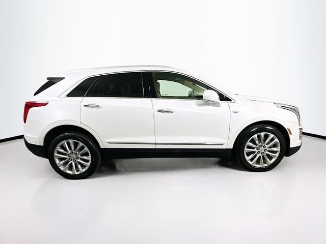 Used 2018 Cadillac XT5 Platinum w/ Driver Assist Package AWD/4WD image 8