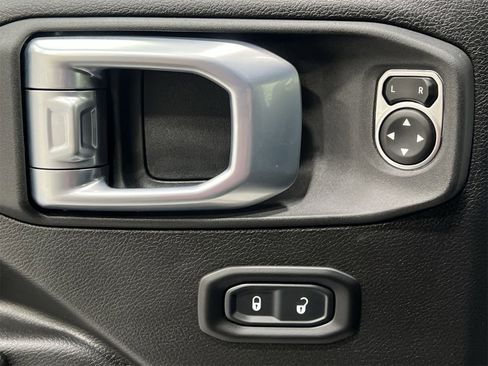 Used 2021 Jeep Wrangler Unlimited Rubicon w/ Cold Weather Group image 13