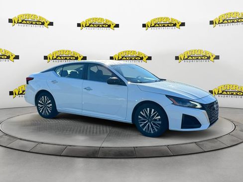 Used 2025 Nissan Altima 2.5 SV FWD image 7