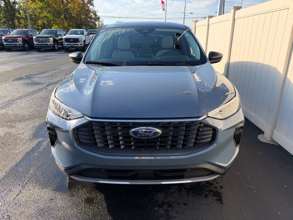 Used 2024 Ford Escape Active w/ Cold Weather Package FWD image 4