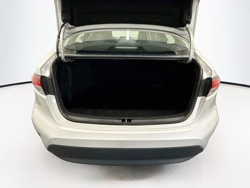 Used 2025 Toyota Corolla LE FWD image 28
