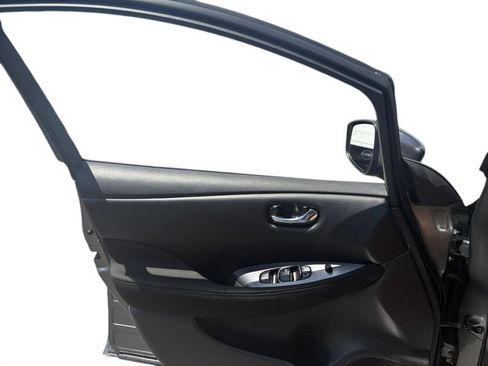 Used 2024 Nissan Leaf S FWD image 17