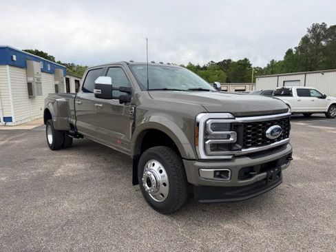 New 2026 Ford F450 4x4 Crew Cab Super Duty image 4