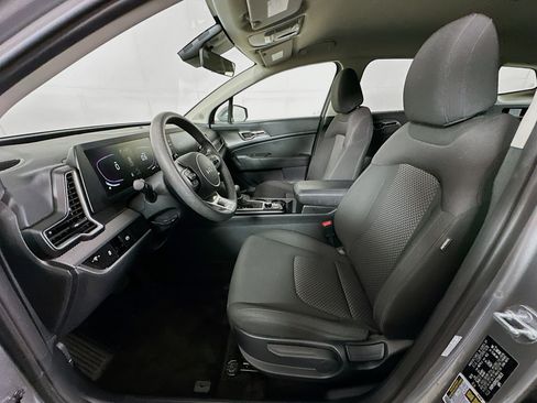 Used 2025 Kia Sportage LX image 13