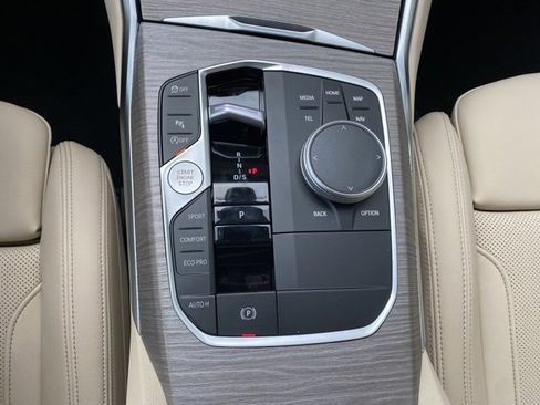 Used 2025 BMW 330i xDrive Sedan w/ Premium Package image 12