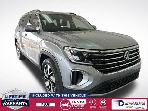 Used 2025 Volkswagen Atlas SE AWD/4WD image 1
