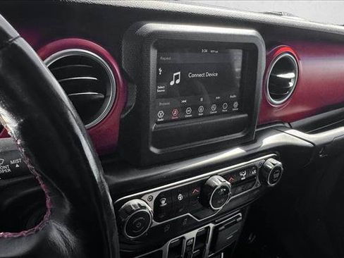 Used 2021 Jeep Gladiator Rubicon w/ Cold Weather Group AWD/4WD image 13