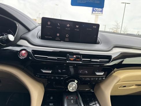 Used 2024 Acura MDX SH-AWD w/ Technology Package image 9
