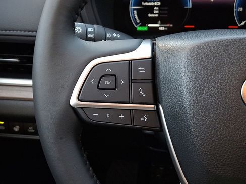 Used 2025 Toyota Grand Highlander AWD Hybrid image 17