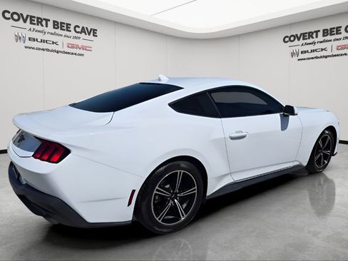 Used 2024 Ford Mustang Coupe image 9