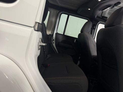 Certified 2025 Jeep Wrangler Sahara image 26