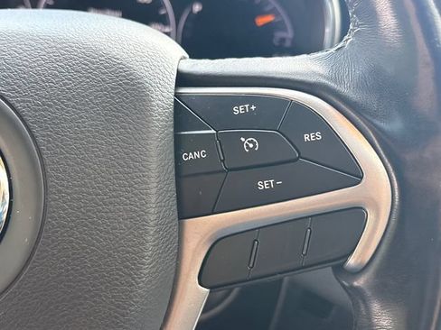 Used 2020 Jeep Grand Cherokee Altitude AWD/4WD image 28