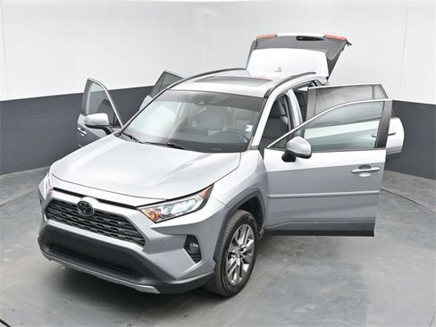 Used 2019 Toyota RAV4 Limited w/ Cold Weather Package image 53
