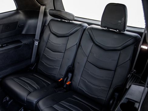 Used 2024 Cadillac XT6 Premium Luxury w/ Platinum Package image 22