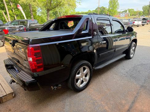 Used 2013 Chevrolet Avalanche LT w/ All-Star Edition AWD/4WD image 4