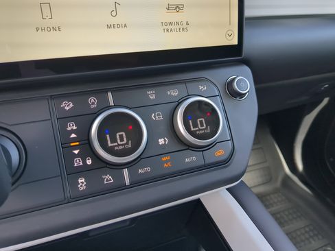 New 2026 Land Rover Defender 110 S image 25