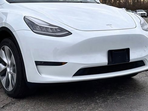 Used 2023 Tesla Model Y Long Range image 2