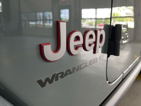 New 2026 Jeep Wrangler Unlimited Rubicon AWD/4WD image 15