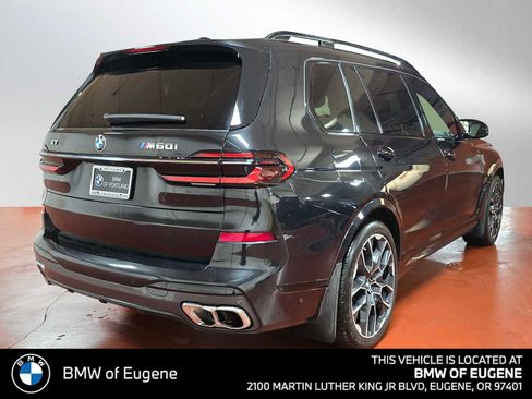 Used 2023 BMW X7 M60i w/ Climate Comfort Package AWD/4WD image 5