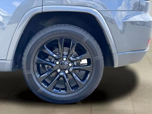 Used 2020 Jeep Grand Cherokee Altitude RWD image 41