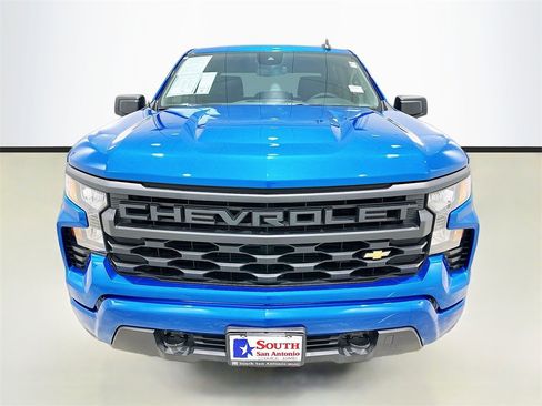 Used 2024 Chevrolet Silverado 1500 Custom image 2