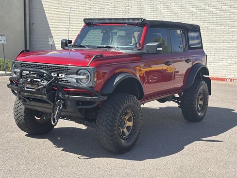 Used 2021 Ford Bronco Badlands image 8