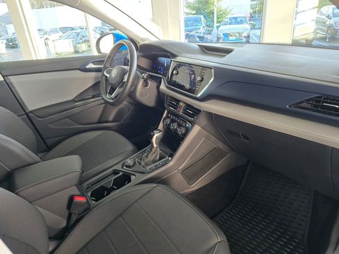 Used 2024 Volkswagen Taos SE image 45