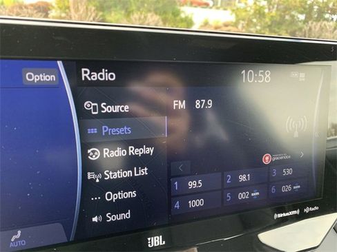 Used 2022 Toyota Venza Limited image 24