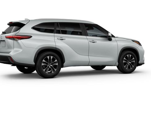 New 2025 Toyota Highlander XLE image 11