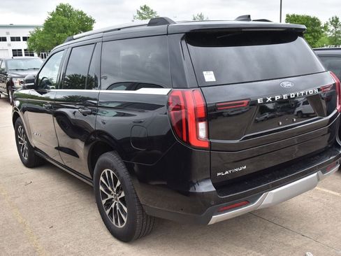 Used 2025 Ford Expedition Platinum image 8