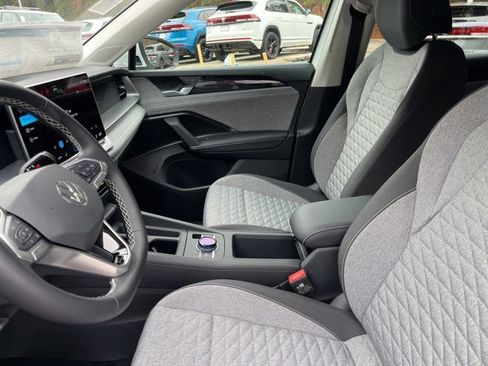 New 2026 Volkswagen Tiguan S image 9