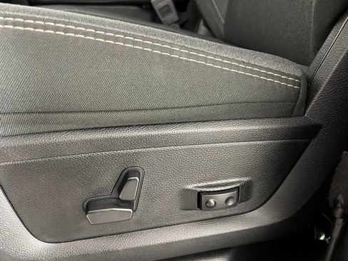 Used 2024 RAM 2500 Big Horn w/ Sport Appearance Package image 23