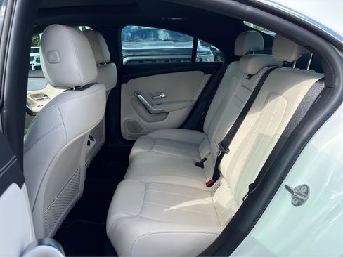 Used 2022 Mercedes-Benz CLA 250 4MATIC image 10