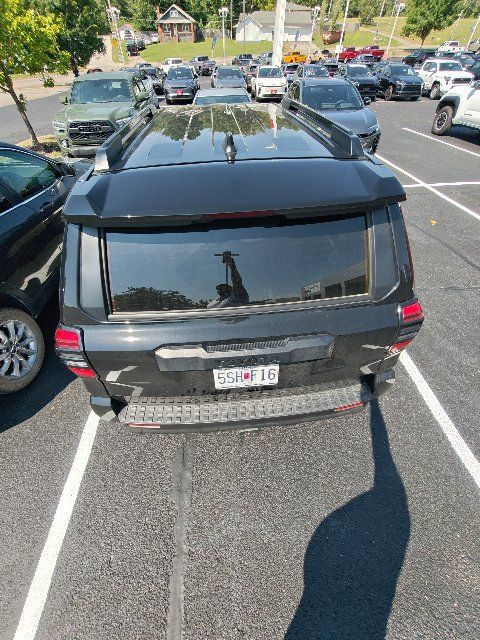 Used 2025 Toyota 4Runner SR5 AWD/4WD image 13
