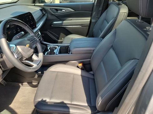 Used 2024 Chevrolet Traverse LT w/ Enhanced Driving Package FWD image 14