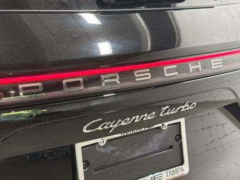 Certified 2023 Porsche Cayenne Turbo AWD/4WD image 12