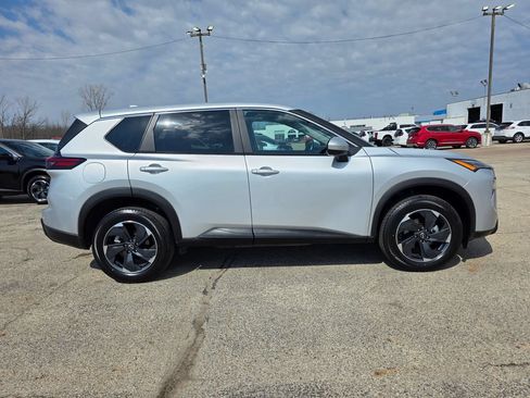 Used 2025 Nissan Rogue SV AWD/4WD image 8