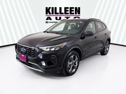 Certified 2025 Ford Escape ST-Line AWD/4WD image 3