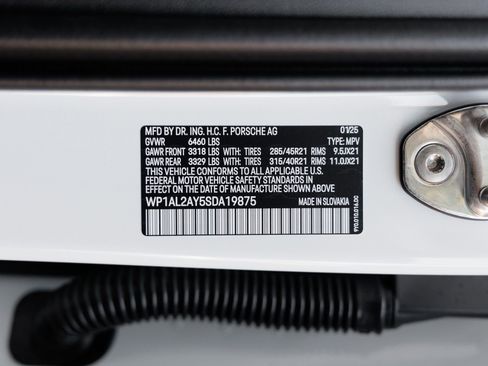 New 2025 Porsche Cayenne S image 31