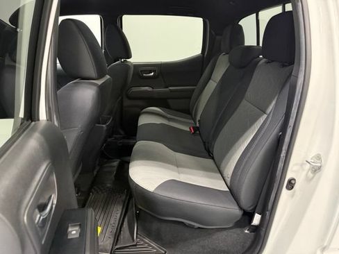 Used 2022 Toyota Tacoma TRD Sport w/ Technology Package AWD/4WD image 33
