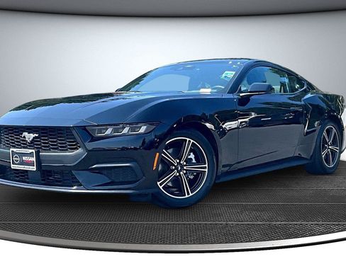 Used 2024 Ford Mustang Coupe RWD image 4