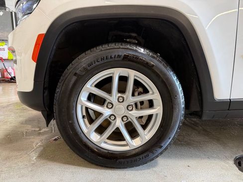 Certified 2025 Jeep Grand Cherokee Laredo X w/ Luxury Tech Group I AWD/4WD image 36
