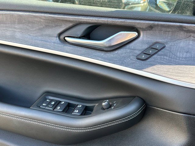 Used 2024 Jeep Grand Cherokee Limited AWD/4WD image 11